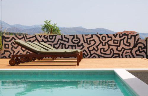 Cozy seaside apartment with private pool & terrace - Foto 11