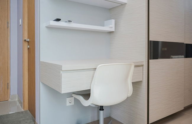 Fancy And Comfy Studio At B Residence Apartment - Photo 12