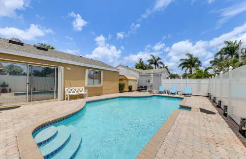 Screened Patio and Pool Boca Raton Retreat - Photo 18