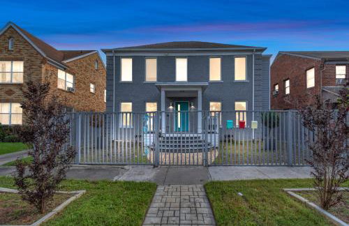 Prolific Blue Oasis near Med Ctr Dwntwn Galleria - Photo 40