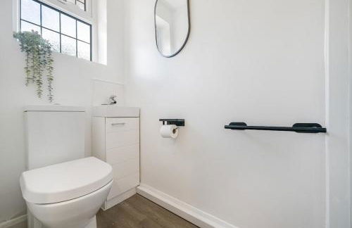 Stylish 4 Bed Trentham Retreat with Pool Table - Foto 30