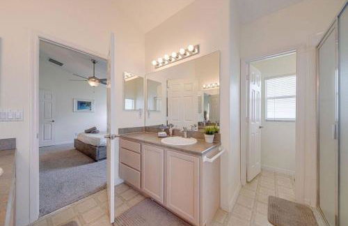 545 -Beautiful 4 Bed Home with Sparkling Pool and Games Room - Foto 33