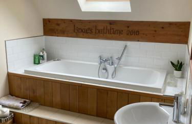 Springbank Apartment - Sleeps 4 - Pet Friendly - Photo 5