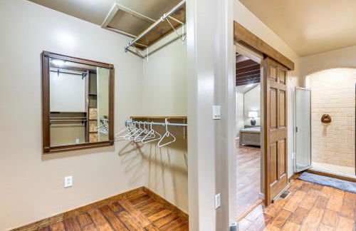 Italian-Styled Home with Lake Views and Private Pool - Photo 19