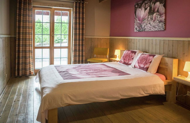 Affluent Chalet in Septon with Whirlpool, Sauna, Hot Tub - Foto 7