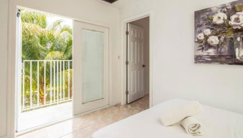 Waterfront 2-Story Villa with Heated Pool - Foto 5