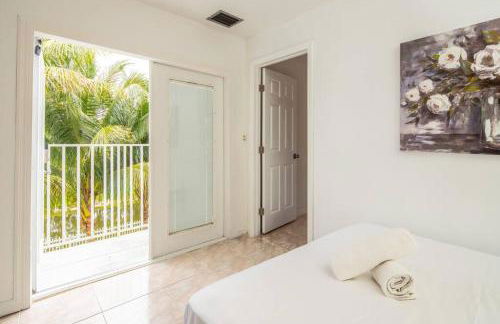 Waterfront 2-Story Villa with Heated Pool - Foto 5