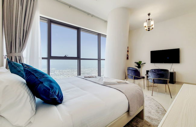 GreenFuture - Incredible Cityscape View From This Sleek Studio - Photo 8