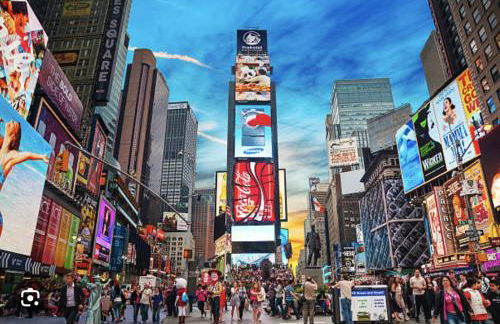 Private Room with Shared Bathroom at an Apartment by Times Square - Foto 11