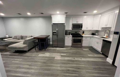 The Homey Suite - 1BR with Luxe Amenities - Foto 6