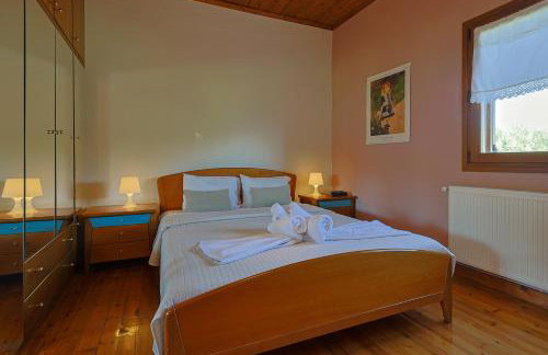 VILLA PEPONI Spacious Traditional Villa with Garden - BBQ & Private Parking - Photo 9