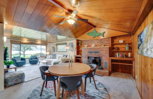 Beach and Bay Access! 5-Acre Whidbey Island Retreat - Foto 1