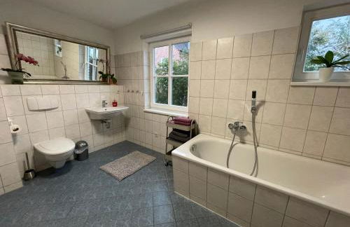große Wohnung zentral gelegen - Foto 14