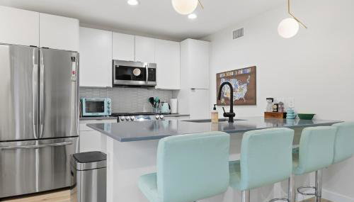 New Tiffany Blue Home on UT Campus, Moody with Dedicated Parking - Foto 4, stove