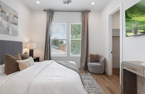 2 Luxury Homes in 1 - Walk to Nightlife & Stadiums - Foto 22