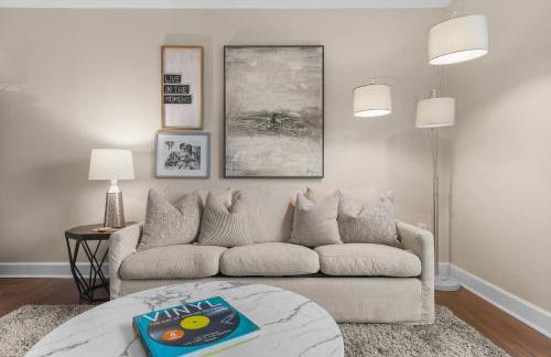 On Famous Music Row - Pool, Parking, Walk to Bars - Foto 14