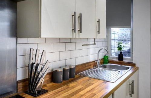 Homely 2 Bed Close to Leeds City Center by 53 Degrees Property, Sleeps 3 - Foto 9