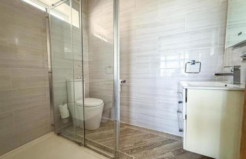 Oceanfront 4BR Beach Retreat - Foto 12