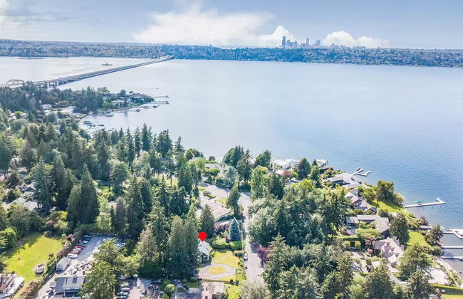 Private park in a cozy home next to I-90 huge yard - Foto 47