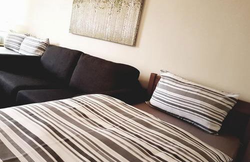 Yvi's 2-3 Bedroom Town Apartment - Foto 2