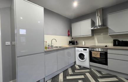 1 bed Apt close to Leeds Arena Sleeps up to 4 people F6 - Photo 4