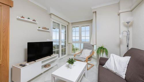 WintowinRentals Seafront Apartment with Spectacular Views - Photo 2