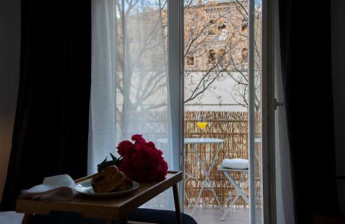 Duerme junto a la Plaza de Toros de Granada. - Foto 15