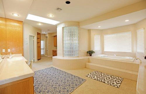 Lakeside Mansion Waterfront 34 beds Boat ramp - Foto 15