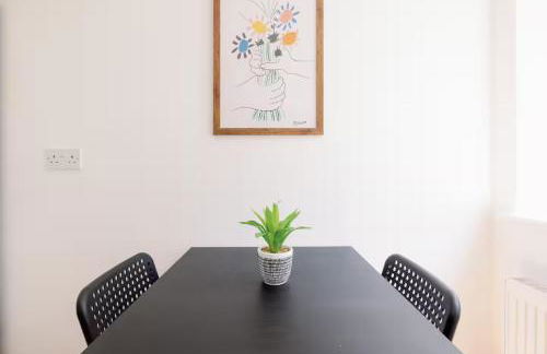 Bright, Spacious 2-bed, 5 mins from Tube, Sleeps 4 - Pass the Keys - Foto 18