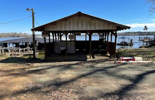 Gorgeous Cabin with Beautiful Views of Toledo Bend Lake for a Relaxing Couples Getaway in Hemphill, Texas - Foto 29