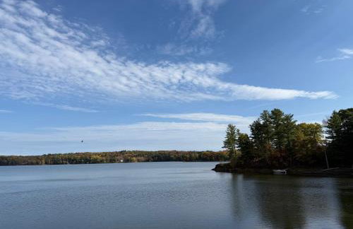 Lakeside Lodge- Newly Renovated Cabin on Black Lake - Foto 12