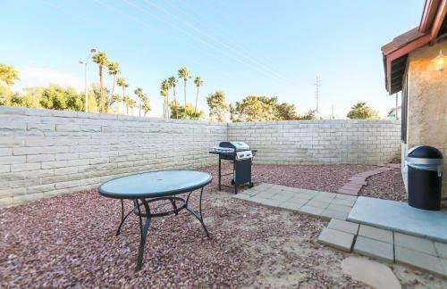 Private Oasis with Pool - Foto 45