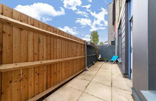 Beautiful light filled apartment in London - Photo 12