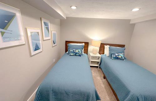 Lakefront 5 Bedroom Vacation Home - Sleeps 12! - Foto 29