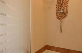 Ferienhaus für 8 Personen mit Kamin & Terrasse - Foto 24