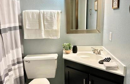 Short Walk to JSU Stadium, Hospitals, and Bars in Fondren - Foto 21