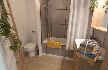 Le Sporting Land - avec entrée autonome, parking privé & sa piscine ! - - Foto 2