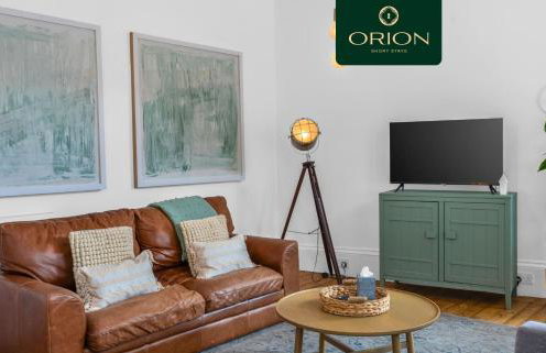 ORION SHORT STAYS is a Renewable Energy Specialist accommodation Provider based in Dundee, We have many properties available for large groups, ASK us for more details and for Custom Quotes, Many properties close to the PORTs and for Large Teams of 100 - Foto 31