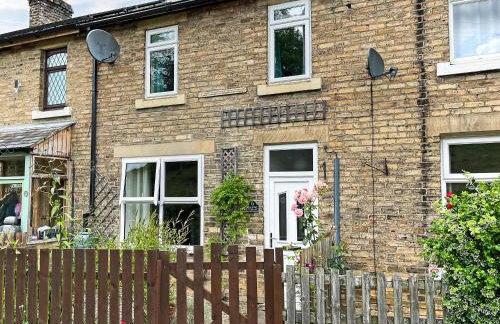 Railway Cottage - Photo 1