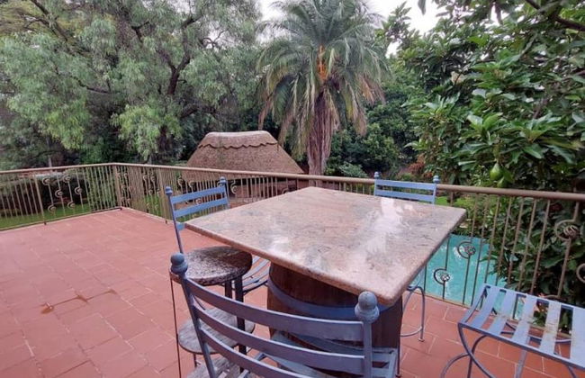 Modern House With Pool in Mount Pleasant - 2063 - Photo 7