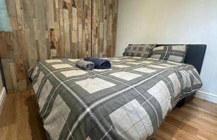 3-Bed Family Home in Furzton, Near Lake & Parking - Photo 16