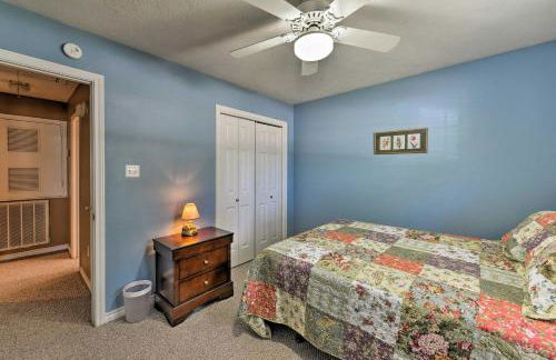 Cozy College Station Home with Patio and Fireplace - Foto 21