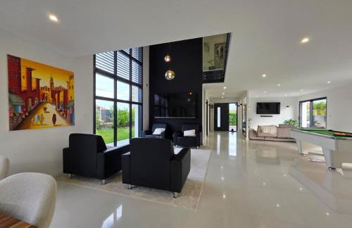 Villa RÉEL - 13 Personnes - Proche Genève - Annecy & Stations de ski - Foto 10