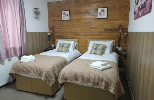 2 Bed Cosy House in London by Zaftastic Stays - Photo 24