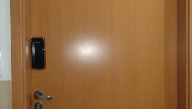 Luias, apartamento ao lado do shopping plaza e atacadão com wi-fi , tv grátis van na porta - Photo 5