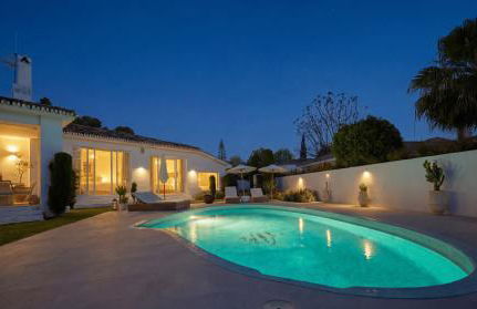 VACATION MARBELLA I Villa Moss, Golf-front, Swimming-pool, Minutes from the Marina and the Beach - Photo 23