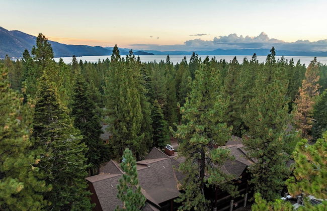 Walk to Lake, Dining+shops 5mins to Ski Resort Incline Paradise by Avantstay - Photo 44