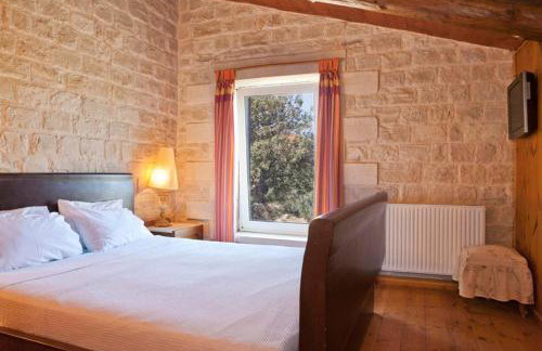 Stone Built Private villa Limeri with pool, BBQ & Shaded Patio - Foto 6