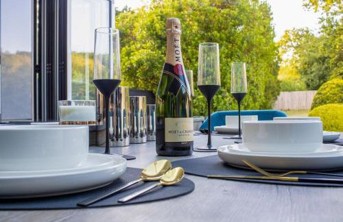 Luxury 4-Bedroom High-End Home, Includes Jacuzzi and Pool Table - Foto 80