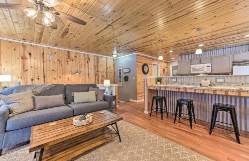 Lovely Elmira Cabin with Deck, 18 Mi to Gaylord - Foto 6